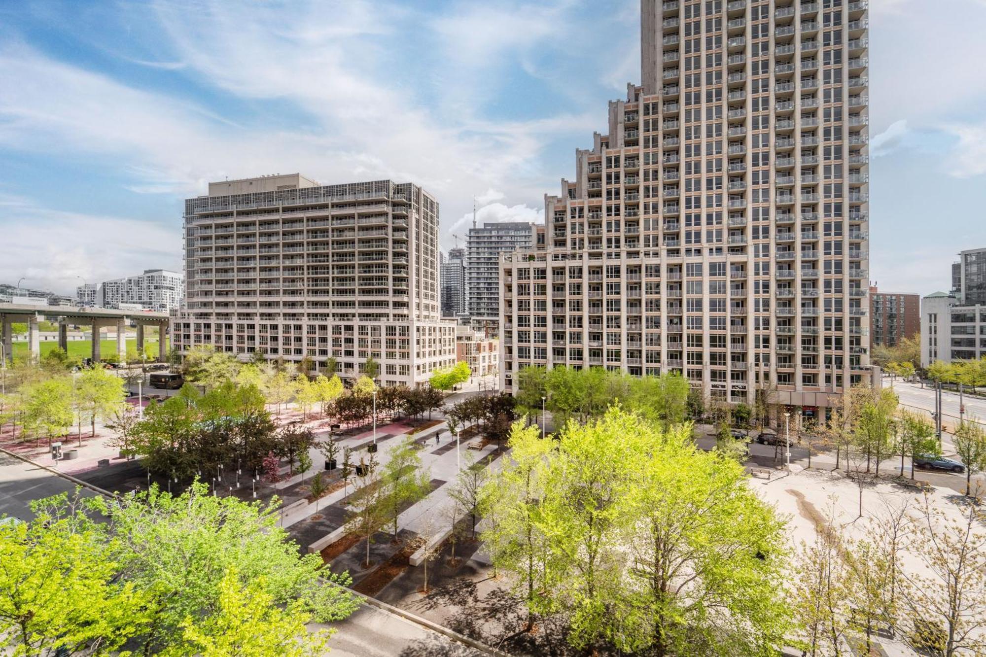 Spacious 2 Bedroom Plus Den, 2 Bath, Sleeps 5 With Balcony And Lakeview Downtown Toronto Condo Экстерьер фото
